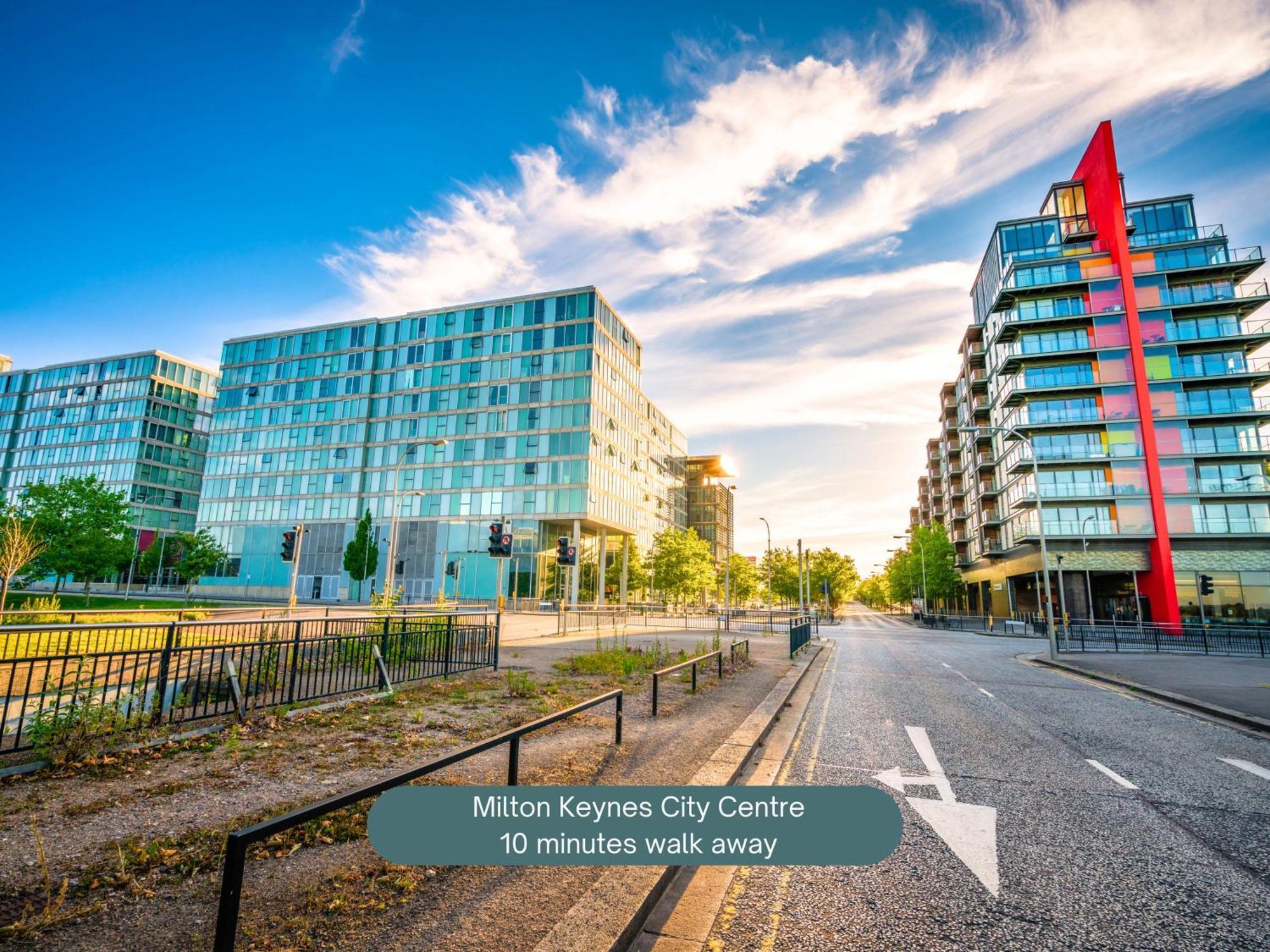 Penthouse Apartment - City Centre - Secure Parking, Balcony, Self-Check-In, Fast Wifi And Smart Tv With Netflix By Yoko Property ミルトン・ケインズ エクステリア 写真
