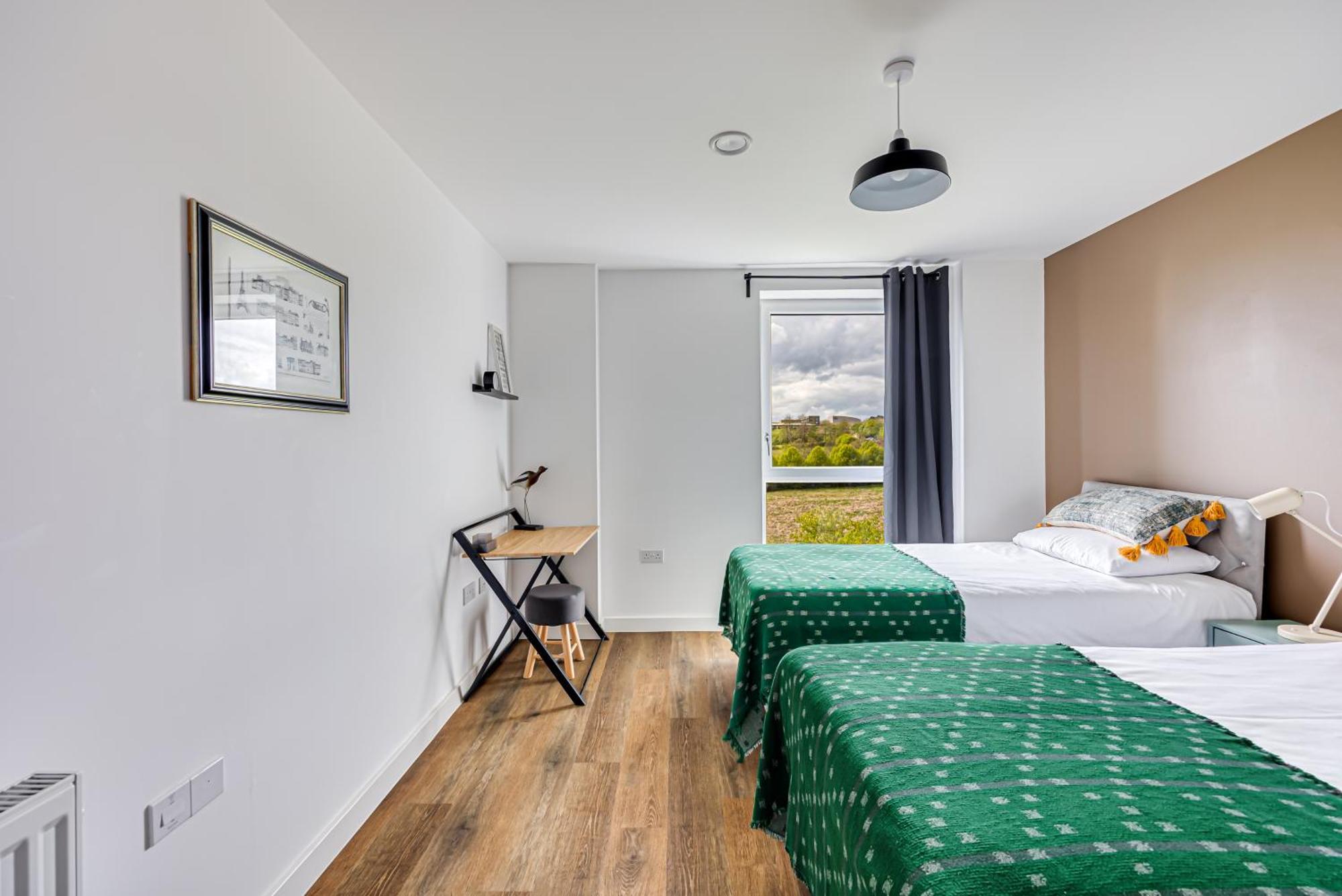 Penthouse Apartment - City Centre - Secure Parking, Balcony, Self-Check-In, Fast Wifi And Smart Tv With Netflix By Yoko Property ミルトン・ケインズ エクステリア 写真