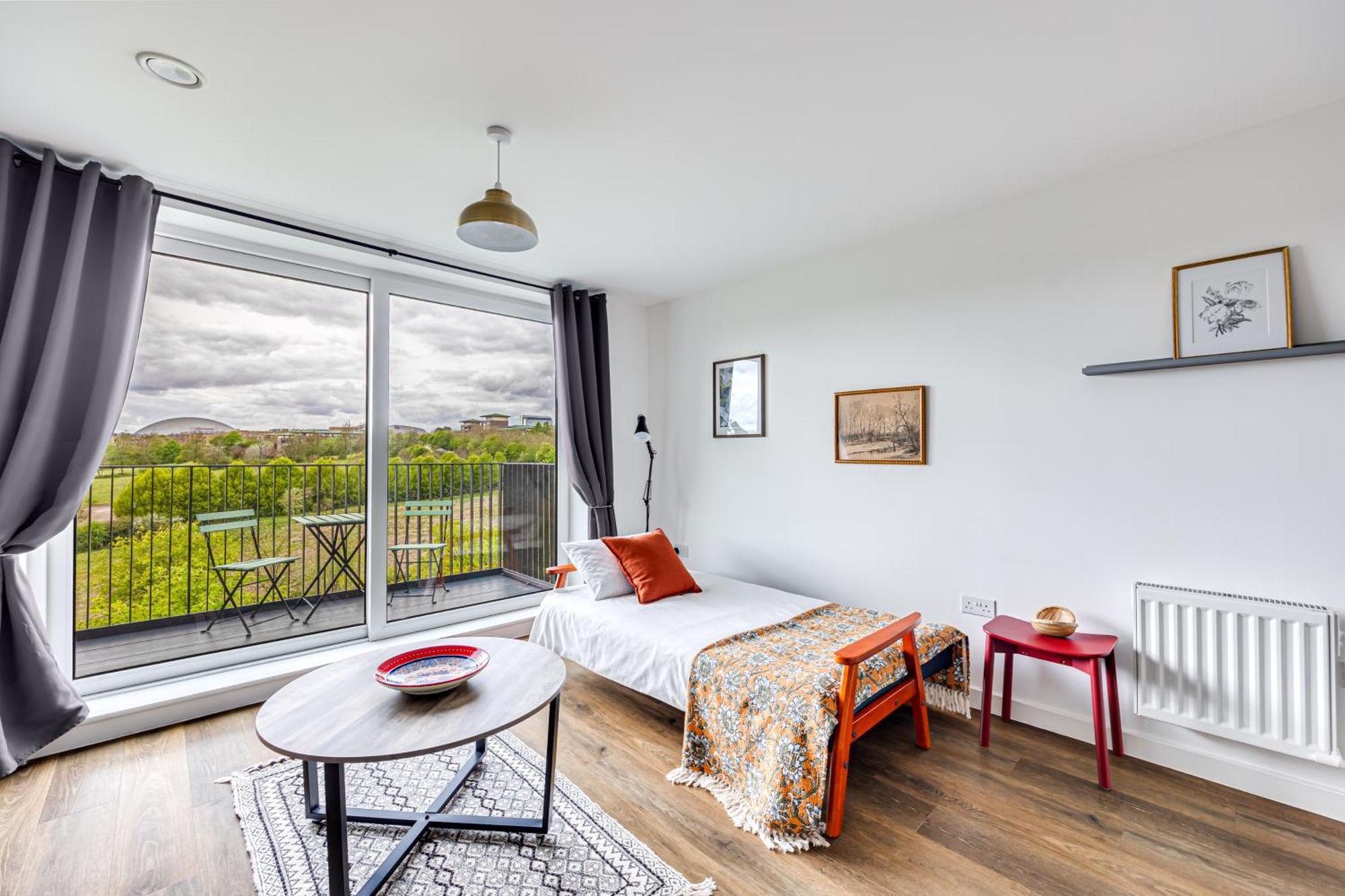 Penthouse Apartment - City Centre - Secure Parking, Balcony, Self-Check-In, Fast Wifi And Smart Tv With Netflix By Yoko Property ミルトン・ケインズ エクステリア 写真