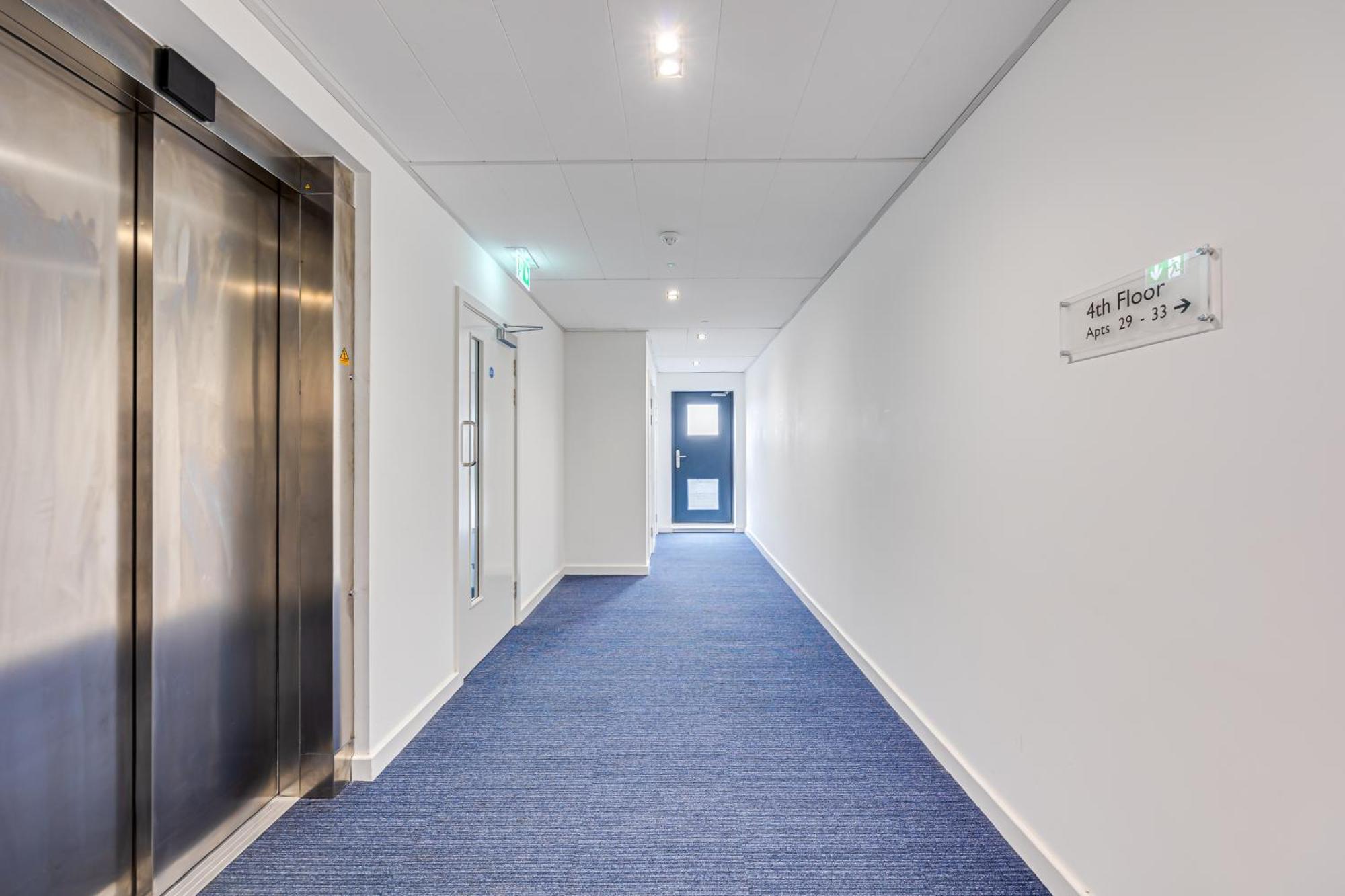 Penthouse Apartment - City Centre - Secure Parking, Balcony, Self-Check-In, Fast Wifi And Smart Tv With Netflix By Yoko Property ミルトン・ケインズ エクステリア 写真