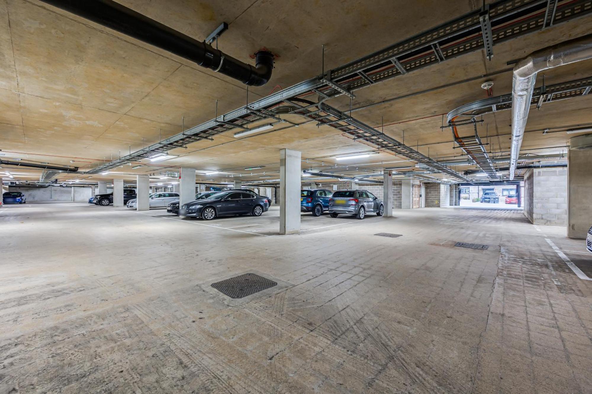 Penthouse Apartment - City Centre - Secure Parking, Balcony, Self-Check-In, Fast Wifi And Smart Tv With Netflix By Yoko Property ミルトン・ケインズ エクステリア 写真