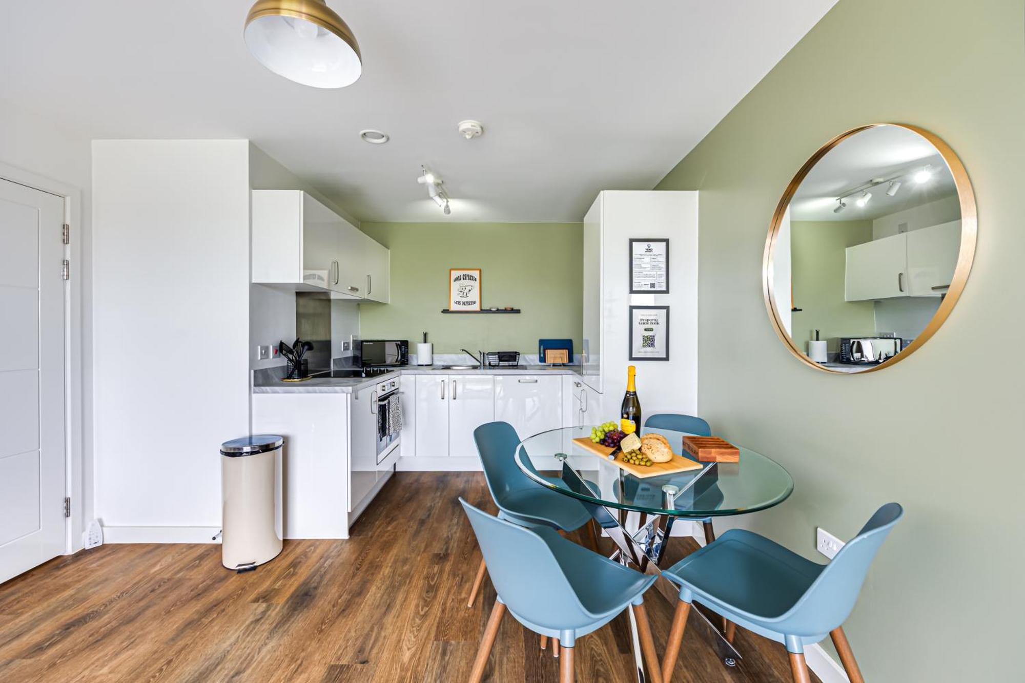 Penthouse Apartment - City Centre - Secure Parking, Balcony, Self-Check-In, Fast Wifi And Smart Tv With Netflix By Yoko Property ミルトン・ケインズ エクステリア 写真